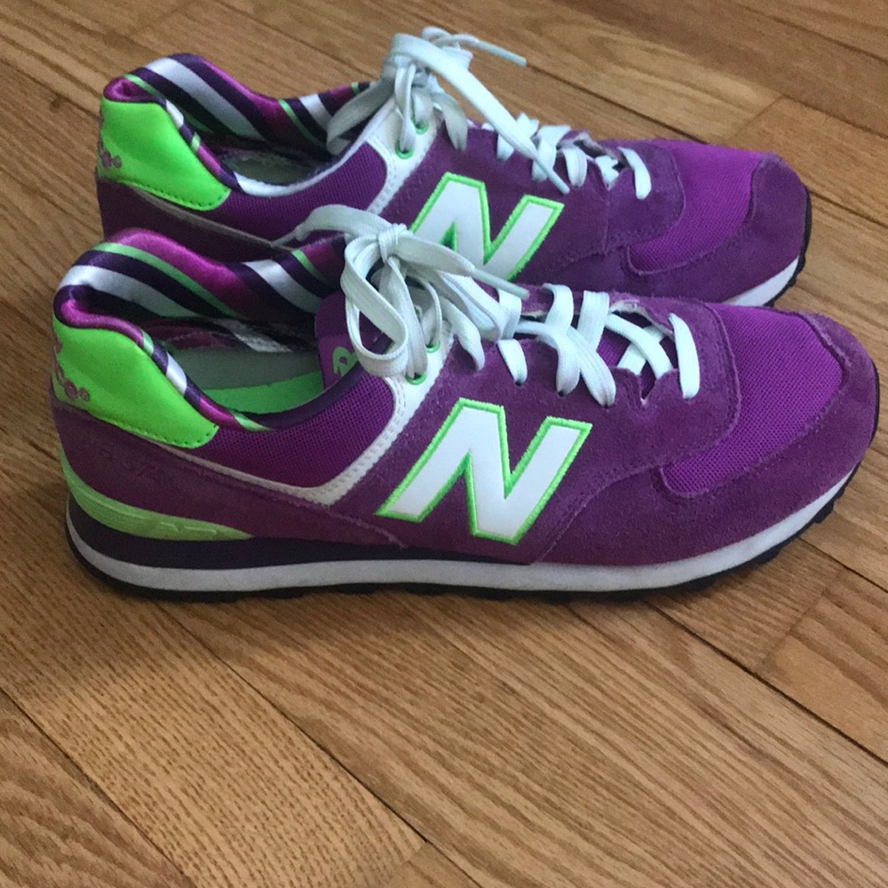Like New New Balance 574 Sneakers